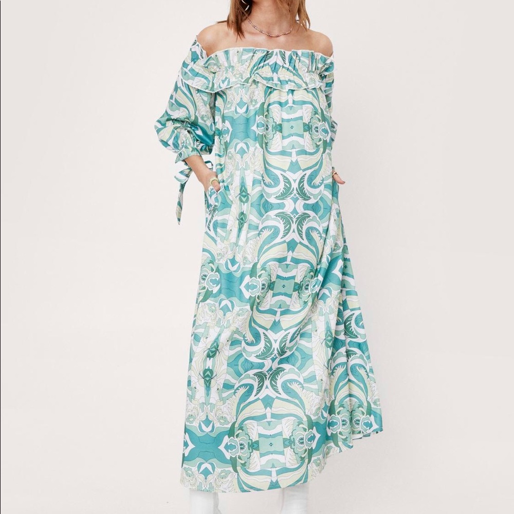 NWT Paisley retro off the shoulder smock dress
